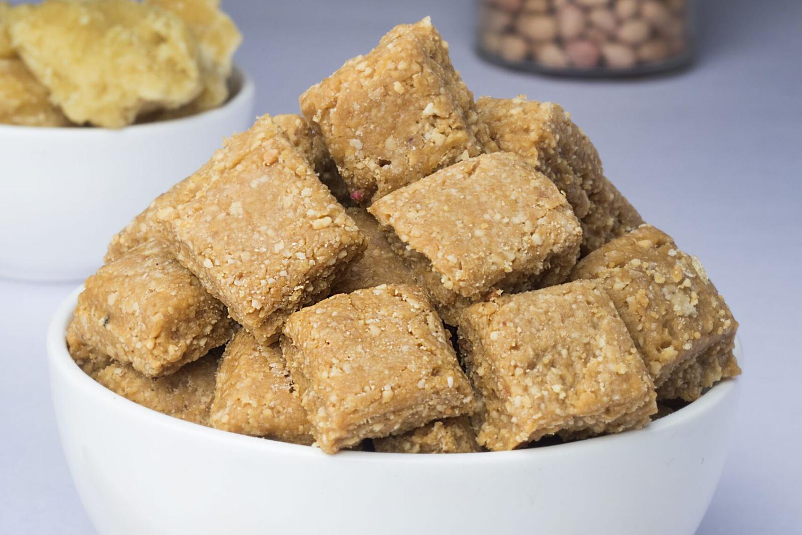 Dhananjay Crush Groundnut Chikki