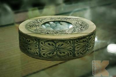 Palm Leaf Paper Weight_sl024